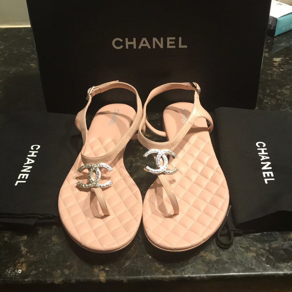 NIB CHANEL pink lambskin sandals sz 39